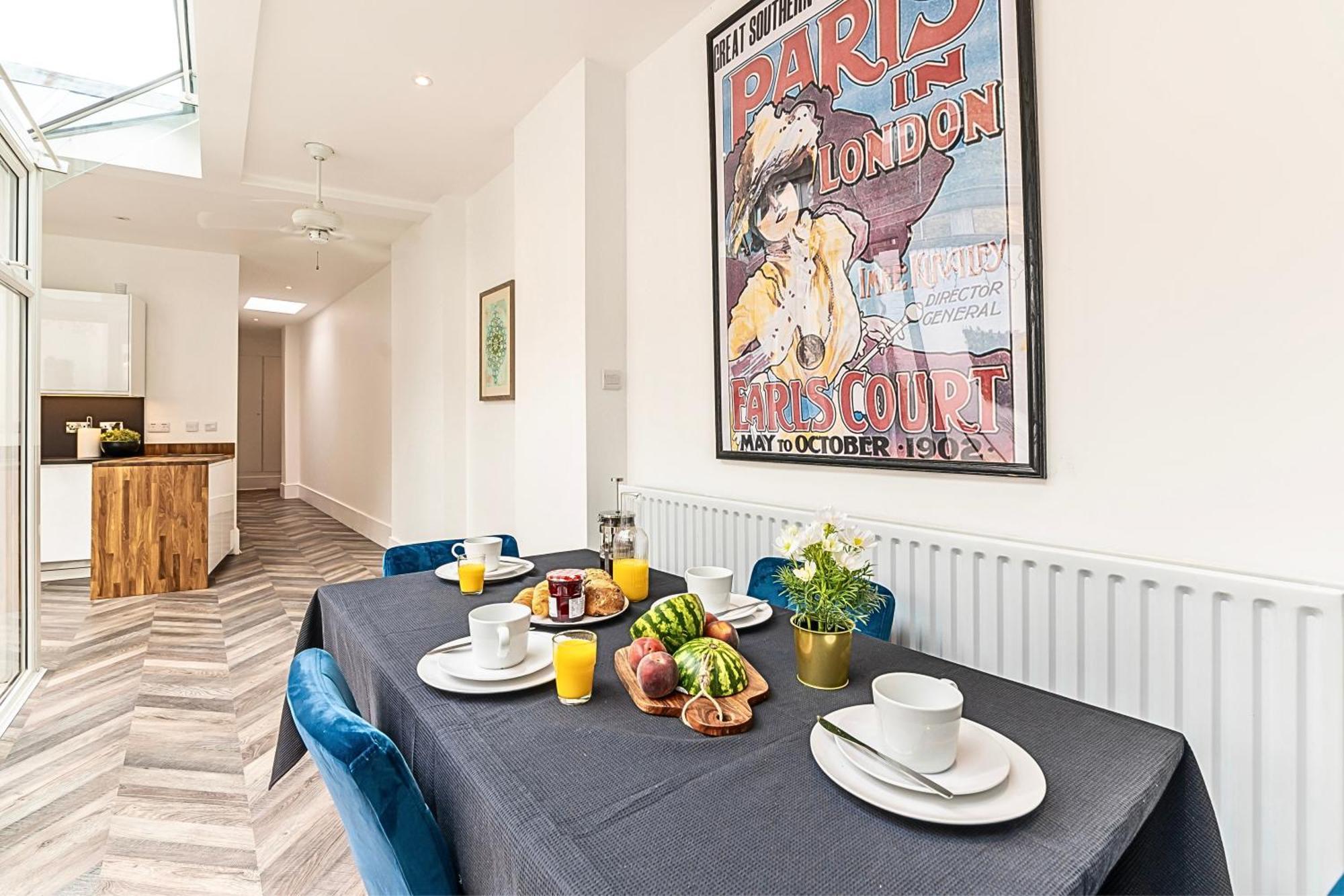 The Secret Kensington Garden Mews-2 Bedroom Full House-2 Train Lines- Spacious-Kings Road- Harrods -Chelsea Stadium-Private Small Patio London Exterior photo